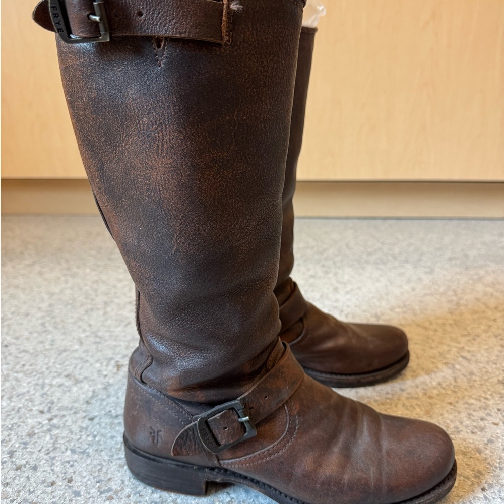 Frye boots women’s 9.5